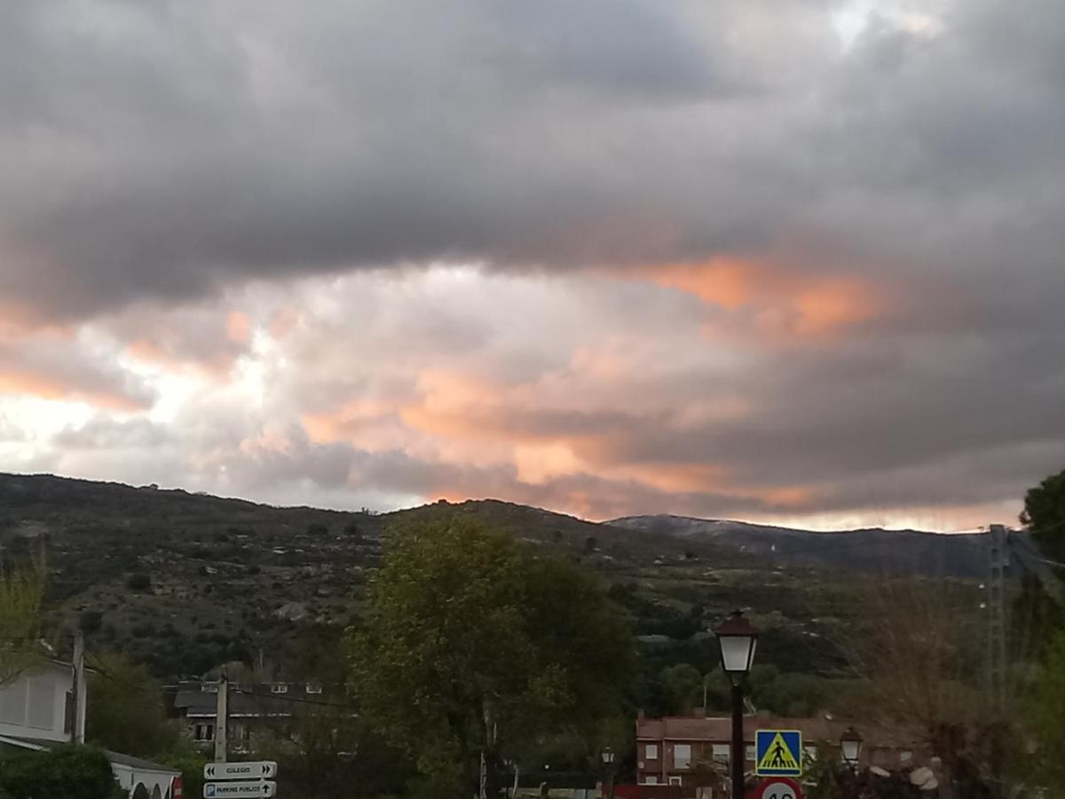 Bustarviejo Casa De Huespedes Villa De Las Hortensias מראה חיצוני תמונה
